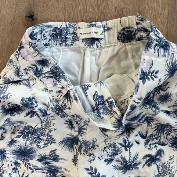 Abercrombie & Fitch Tailored Linen Blend Palm Tree Print Pants Blue and White - Picture 9 of 10
